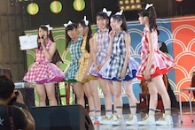 「チームしゃちほこサマーフェスティバル～スクランブる!? 野音ライブSP～略して“しゃちサマ♪”」の模様。