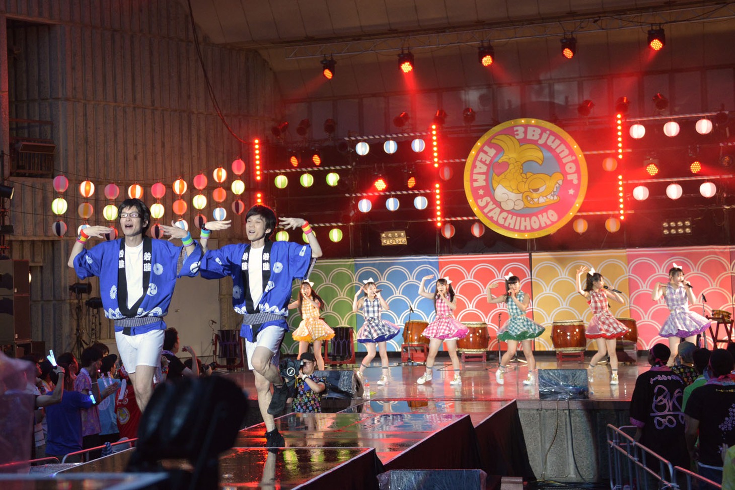 「サマラバ」では、振り付けを担当したてぃ☆インと共演した。