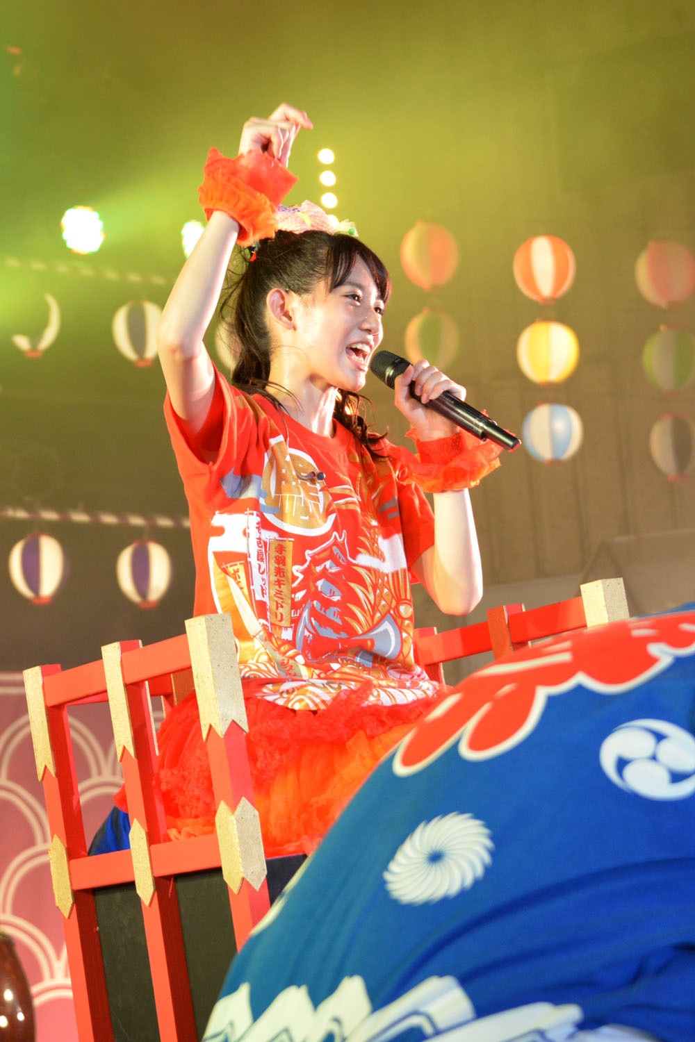 秋本帆華