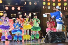 「チームしゃちほこサマーフェスティバル～スクランブる!? 野音ライブSP～略して“しゃちサマ♪”」の模様。