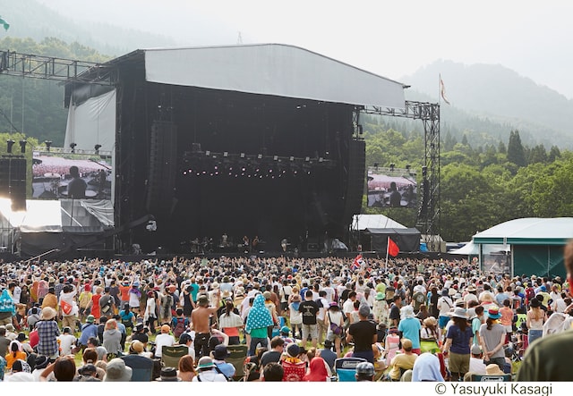 「FUJI ROCK FESTIVAL '13」GREEN STAGEの様子。
