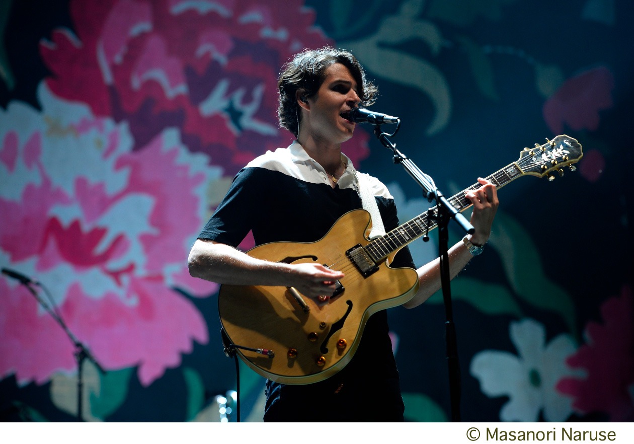VAMPIRE WEEKEND