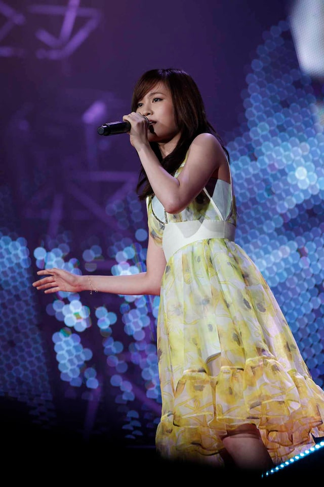 約1年ぶりにAKB48のステージに立った前田敦子。(c)AKS