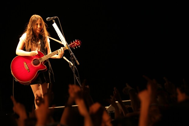 阿部真央（撮影：上飯坂一）