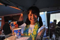 かき氷を作る百川晴香（怪傑！トロピカル丸：青春トロピカル丸）。