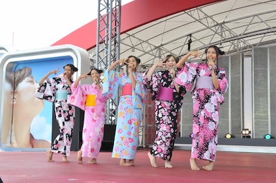 浴衣姿のリンダIII世。