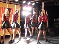 PASSPO☆「妄想のハワイ」発売記念イベントの様子。