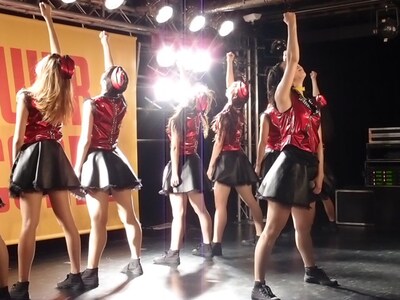 PASSPO☆「妄想のハワイ」発売記念イベントの様子。