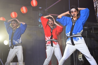 To-i、MASAKI、TAKUMI（左から）