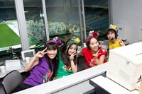 終演後は18歳未満の佐々木彩夏を除く4人でニッポン放送「ももいろクローバーZ ももクロくらぶxoxo」の生放送を行った。なお公式ブック「うーぶろん・ら・ぽるとー！」も好評発売中。