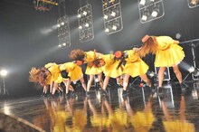 激しくヘッドバンキングするPASSPO☆。