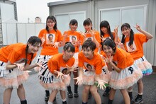 私立恵比寿中学は2012年、2013年と連続で“軽部さんTシャツ”を着用してのパフォーマンスを披露した。