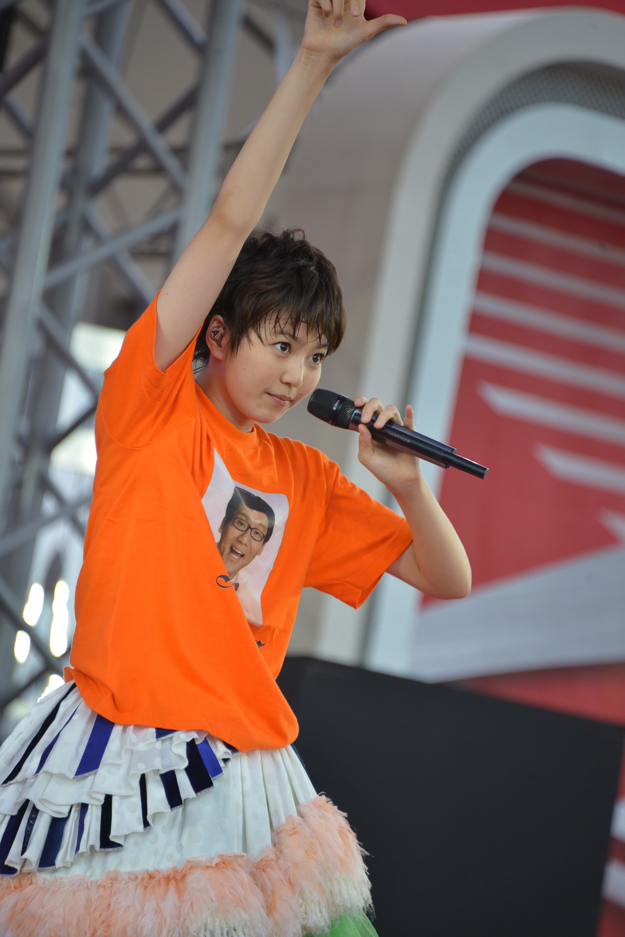 安本彩花