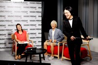 MCの番井奈歩、ゲストのやまだひさし、永野（左から）。