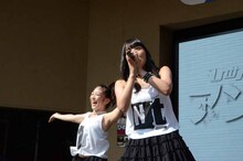 左から岡本真依、奥村真友里