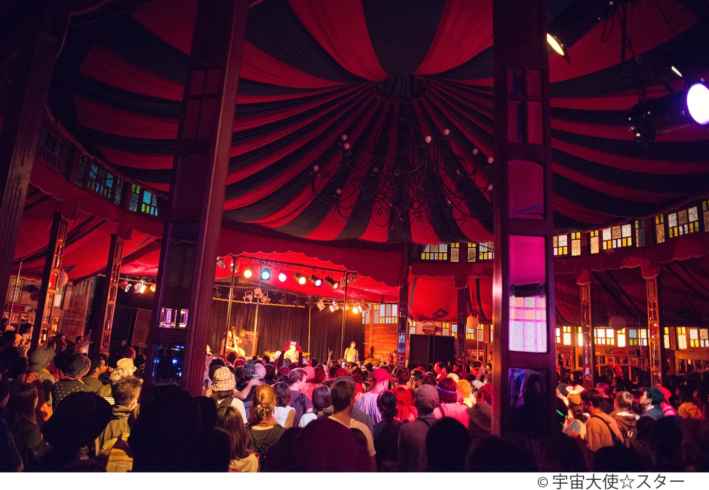 CRYSTAL PALACE TENT