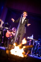 藤井フミヤ「第六十二回伊勢神宮式年遷宮奉祝『鎮守の里』コンサート」の様子。（撮影：五十嵐絢也）