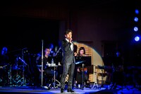 藤井フミヤ「第六十二回伊勢神宮式年遷宮奉祝『鎮守の里』コンサート」の様子。（撮影：五十嵐絢也）