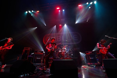 「CNBLUE Zepp Tour 2013～Lady～」Zepp Tokyo公演でのCNBLUE。