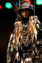 「天野喜孝×HYDE展 天命と背徳～NIPPON EVOLUTION～」プレス発表会で披露された作品。