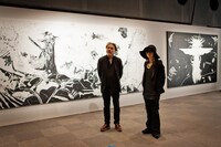 今週の人気の画像5位は「天野喜孝×HYDEコラボ展明日から開幕、世界展開も視野に」より、天野喜孝（左）とHYDE（右）。
