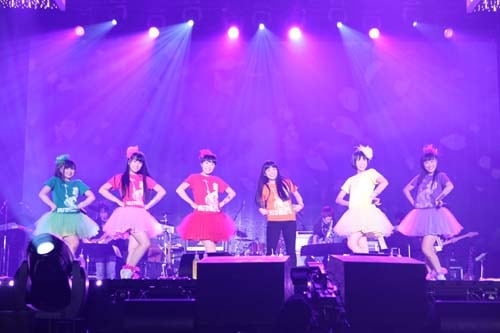 miwaちゃんは反抗期!? miwaクロ豪華コラボライブ披露 - 音楽ナタリー