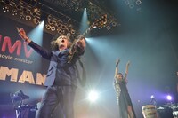 写真左からベン・ワトキンス、柴咲コウ。（Photo by KOTARO MANABE）