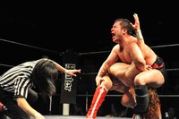 最後はアントーニオ本多が卍固めで福田洋からギブアップを奪う。