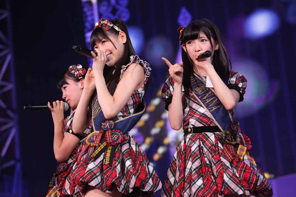 AKB48研究生の小嶋真子、西野未姫、岡田奈々。(c)AKS
