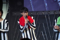 初代リーダー辞任を発表したユーキ。