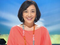 西田ひかる「笑顔の種」収録時のオフショット。