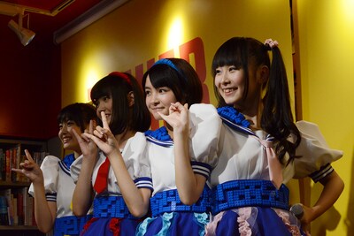 乙女新党のインストアイベントの模様。