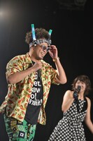 「今日は『Melody Palette』リリース記念ということで『八つ墓村』仕様でやってきましたよ」とサイプレス上野。