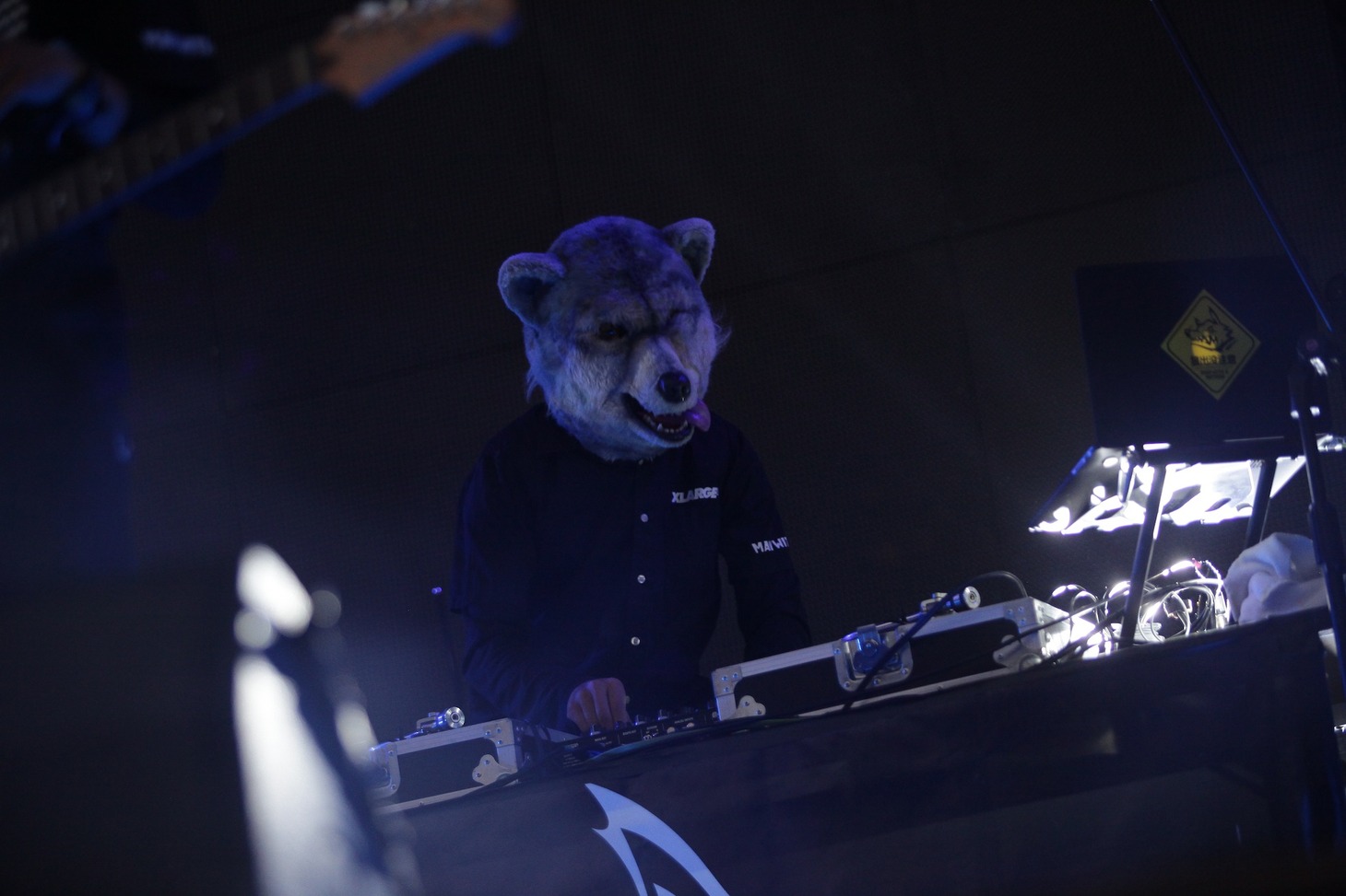 MAN WITH A MISSION。8月4日に台湾で行われたロックフェス「FORMOZ FESTIVAL 2013 野台開唱」出演時の模様。