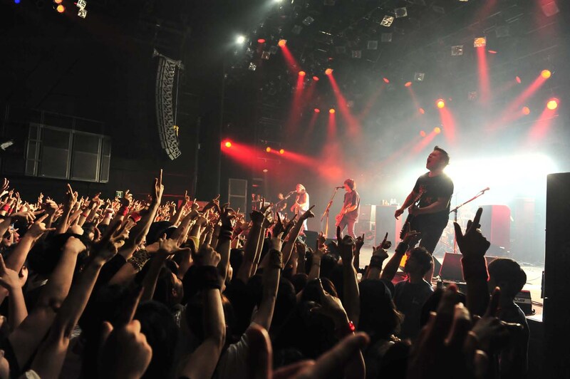 「J LIVE 2013 TOKYO 10 DAYS!! - 5 Months a BLAZE - BIRTH FLAME -Ignition-」の模様。