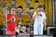 左から咲坂守(小林克也)と畠山桃内(伊武雅刀) 。(Photo by TEAM LIGHTSOME)
