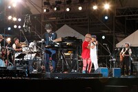 WH13 SPECIAL BAND＜The おそ松くんズ＞演奏時の様子。（Photo by TEAM LIGHTSOME）