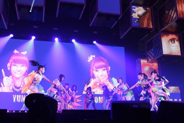 「IDOL NATION」でのCheeky Parade。