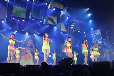 「IDOL NATION」でのSUPER☆GiRLS。