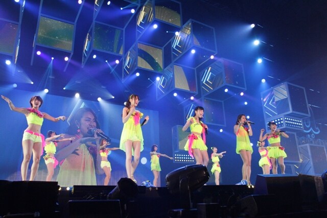 「IDOL NATION」でのSUPER☆GiRLS。