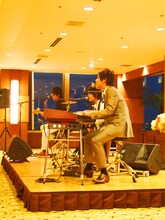 Chicago Poodleのカップル限定ライブの様子。