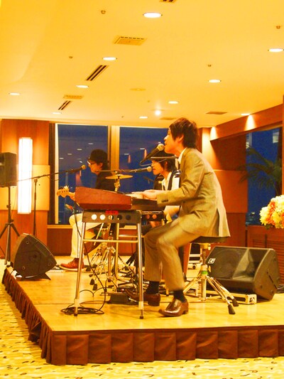 Chicago Poodleのカップル限定ライブの様子。