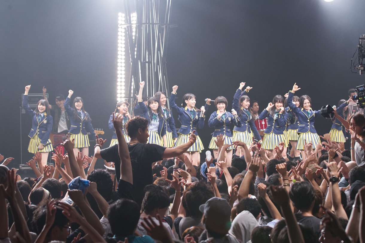 「メロンジュース」ビデオクリップ撮影でのHKT48。(c)AKS