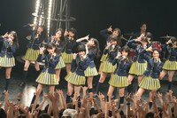 「メロンジュース」ビデオクリップ撮影でのHKT48。(c)AKS