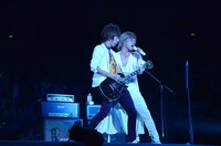 松岡充と豊田和貴（G）。