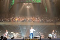 SOPHIAは今回のツアーで全20カ所33公演を行い、約5万人を動員した。