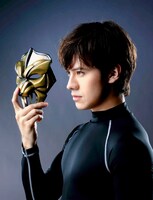 映画「タイガーマスク」で主演を務めるウエンツ瑛士。(c)2013「タイガーマスク」製作委員会