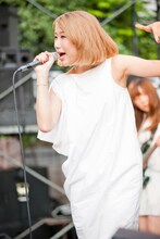 佐藤千明（Vo, Key）