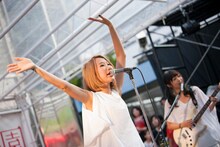 佐藤千明（Vo, Key）