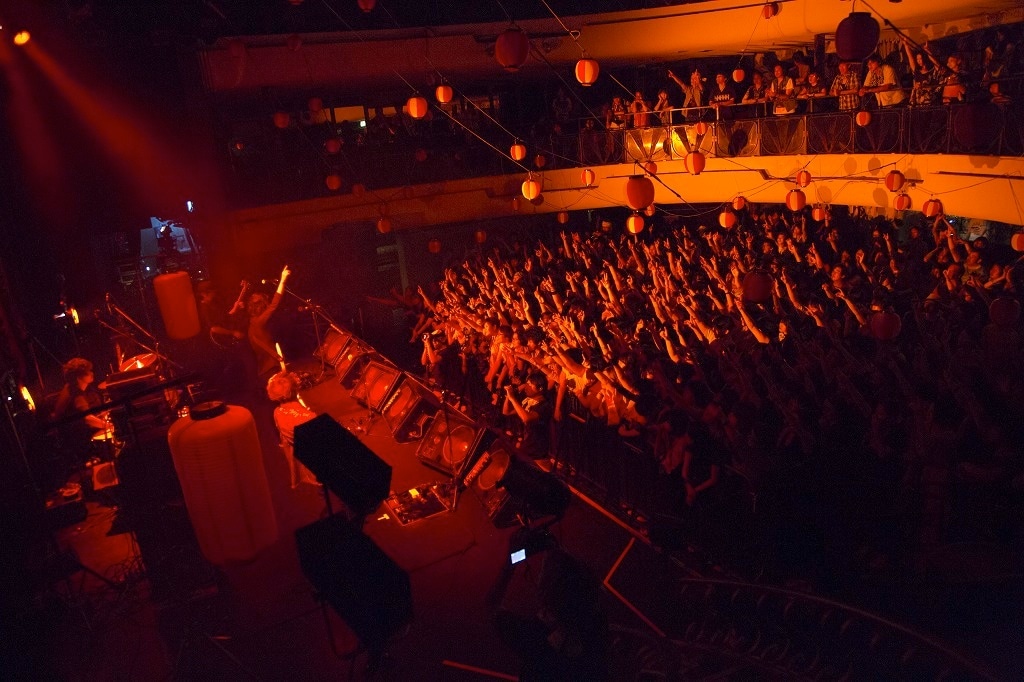 DOES「CLICK THE BEST」東京・東京キネマ倶楽部公演の様子。(c) shimboyuki